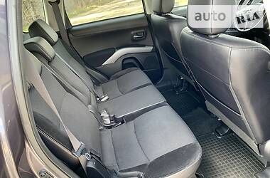 Позашляховик / Кросовер Mitsubishi Outlander XL 2010 в 