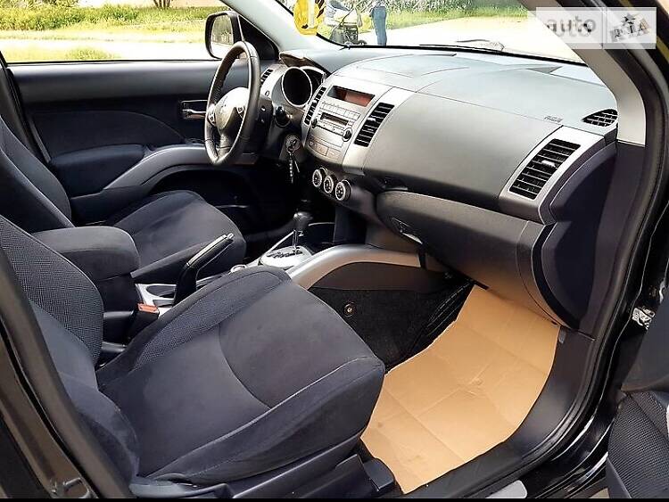 Позашляховик / Кросовер Mitsubishi Outlander XL 2008 в Полтаві