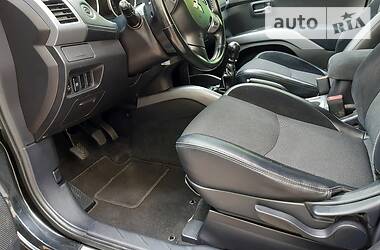 Внедорожник / Кроссовер Mitsubishi Outlander XL 2010 в 