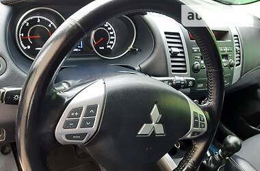 Внедорожник / Кроссовер Mitsubishi Outlander XL 2010 в 