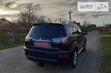 Внедорожник / Кроссовер Mitsubishi Outlander XL 2010 в 