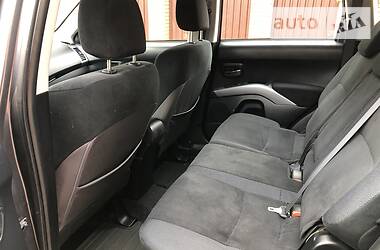 Позашляховик / Кросовер Mitsubishi Outlander XL 2007 в 