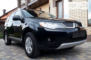 Позашляховик / Кросовер Mitsubishi Outlander XL 2009 в 