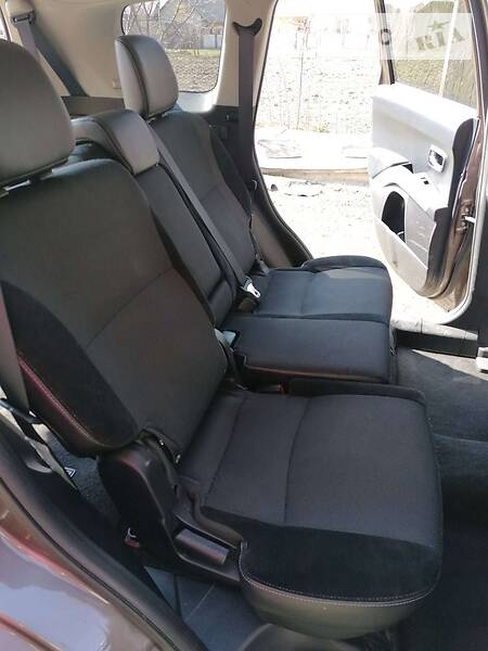 Позашляховик / Кросовер Mitsubishi Outlander XL 2011 в Тернополі