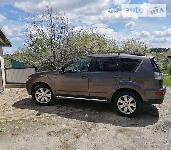 Позашляховик / Кросовер Mitsubishi Outlander XL 2011 в Тернополі