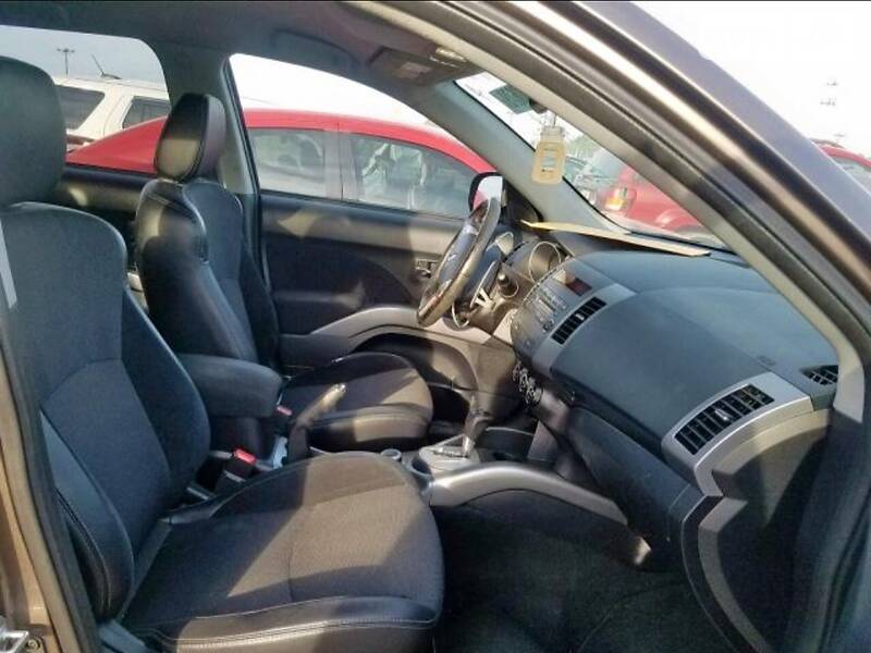 Позашляховик / Кросовер Mitsubishi Outlander XL 2011 в Тернополі