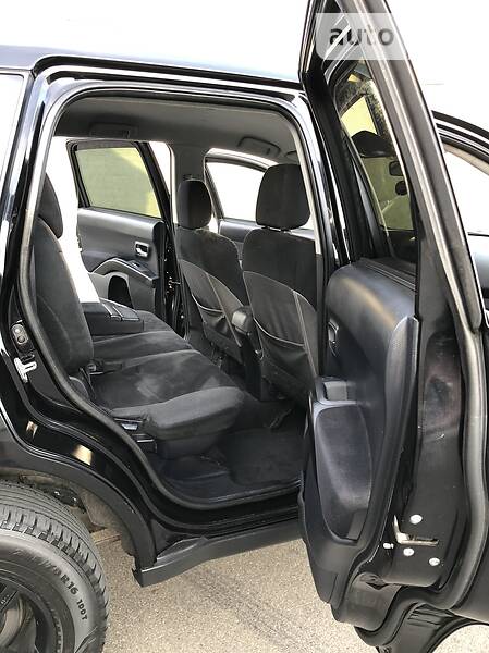 Позашляховик / Кросовер Mitsubishi Outlander XL 2008 в Києві