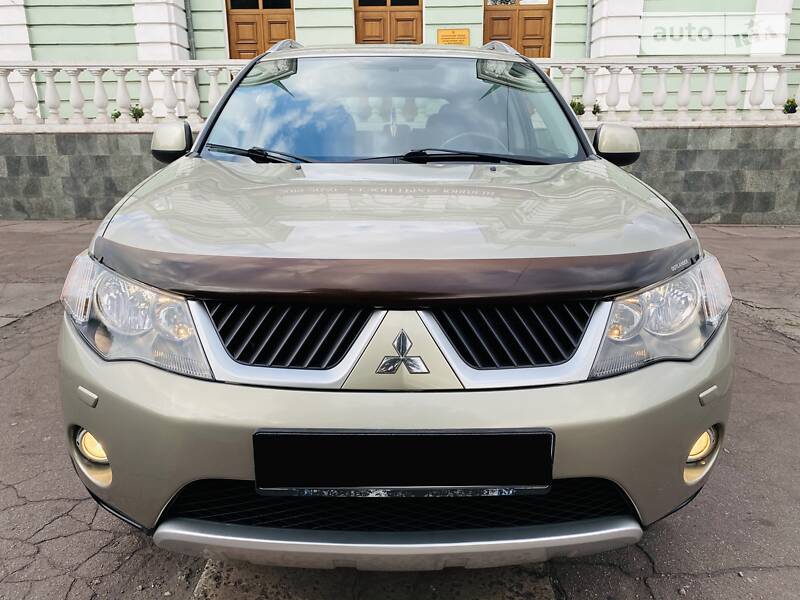 Позашляховик / Кросовер Mitsubishi Outlander XL 2008 в Кам'янському