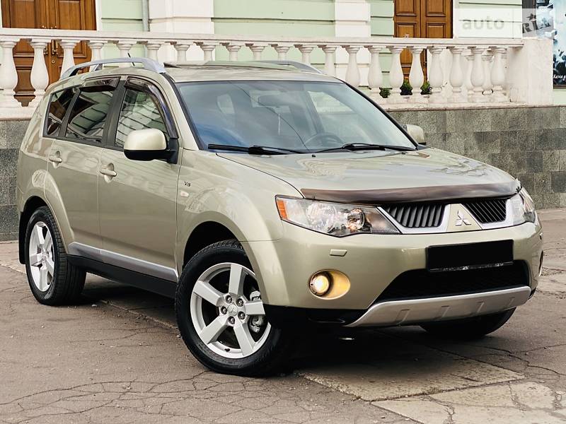 Позашляховик / Кросовер Mitsubishi Outlander XL 2008 в Кам'янському