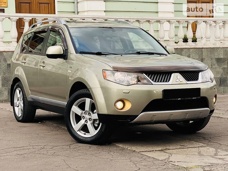 Позашляховик / Кросовер Mitsubishi Outlander XL 2008 в Кам'янському