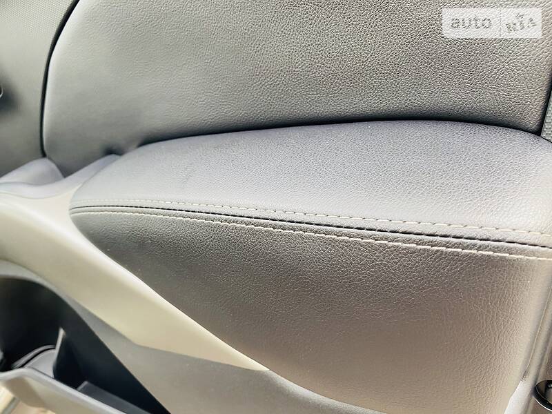 Позашляховик / Кросовер Mitsubishi Outlander XL 2008 в Кам'янському