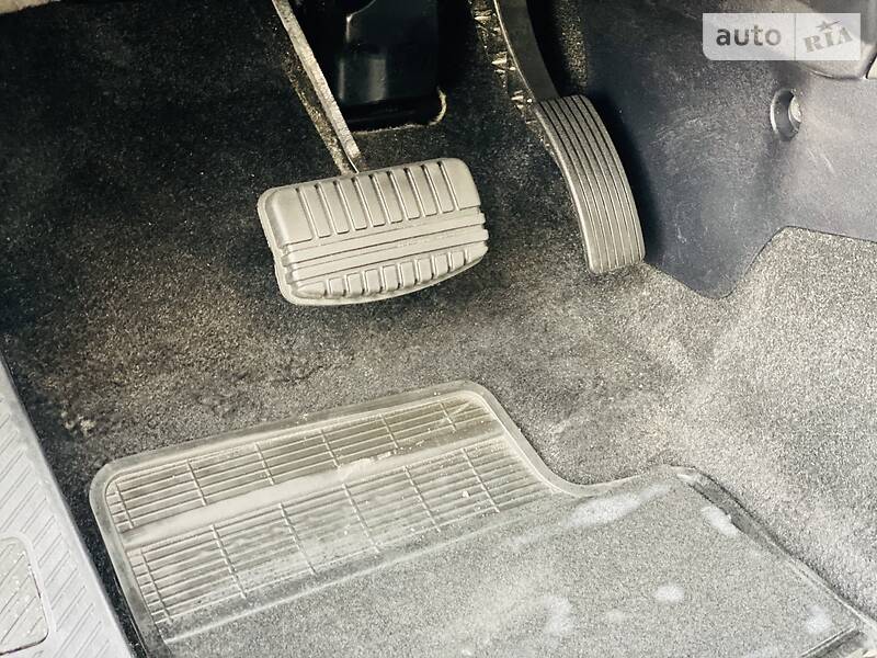 Позашляховик / Кросовер Mitsubishi Outlander XL 2008 в Кам'янському