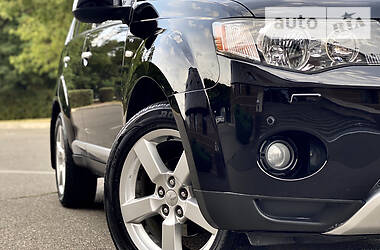 Позашляховик / Кросовер Mitsubishi Outlander XL 2009 в 