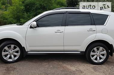 Внедорожник / Кроссовер Mitsubishi Outlander XL 2011 в Чернигове