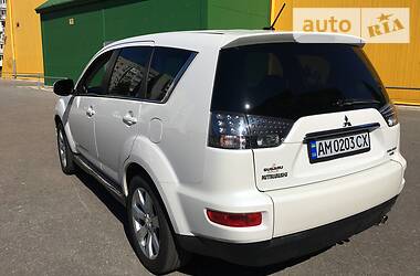 Внедорожник / Кроссовер Mitsubishi Outlander XL 2010 в Житомире