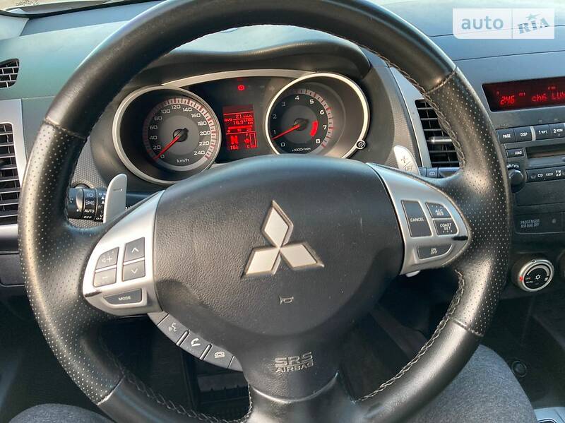 Внедорожник / Кроссовер Mitsubishi Outlander XL 2008 в Черновцах