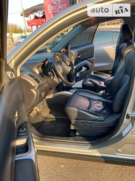 Внедорожник / Кроссовер Mitsubishi Outlander XL 2008 в Черновцах