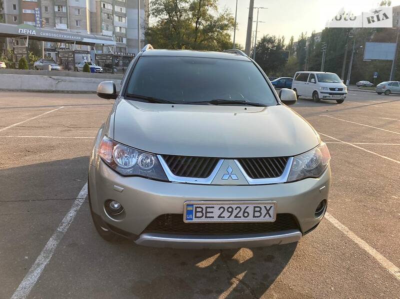 Внедорожник / Кроссовер Mitsubishi Outlander XL 2008 в Черновцах