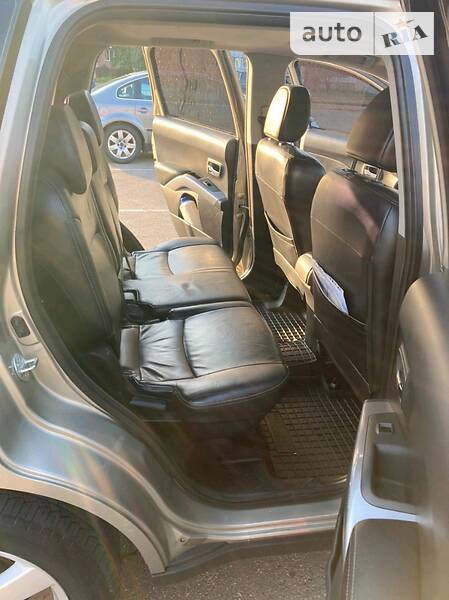 Внедорожник / Кроссовер Mitsubishi Outlander XL 2008 в Черновцах