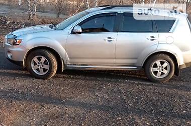 Внедорожник / Кроссовер Mitsubishi Outlander XL 2011 в Бахмуте