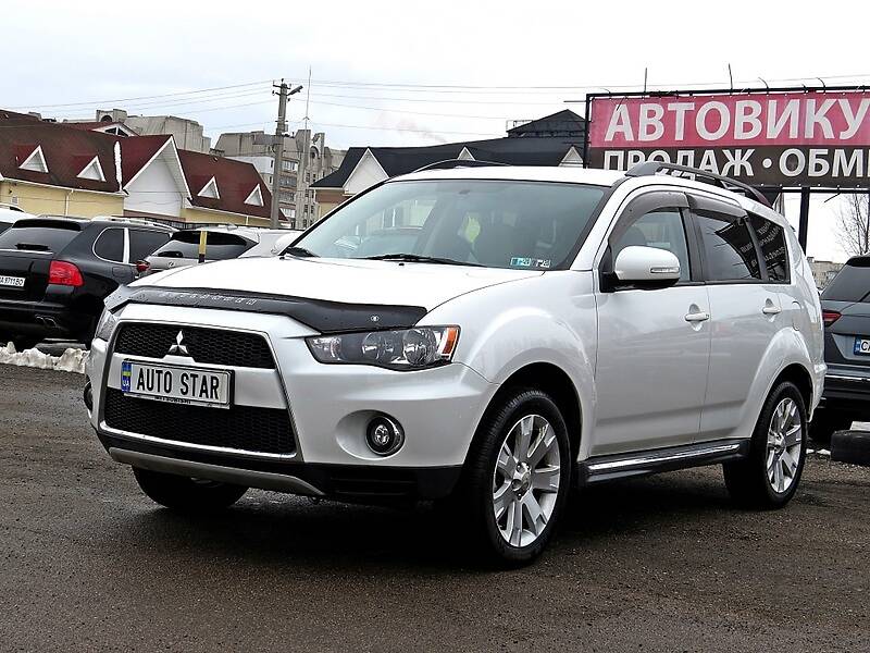 Внедорожник / Кроссовер Mitsubishi Outlander XL 2011 в Черкассах