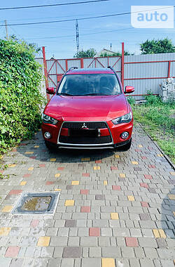 Внедорожник / Кроссовер Mitsubishi Outlander XL 2012 в 