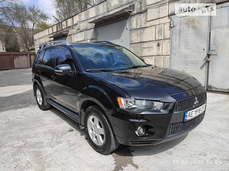 Внедорожник / Кроссовер Mitsubishi Outlander XL 2010 в Кривом Роге