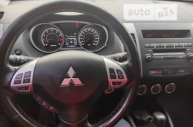 Внедорожник / Кроссовер Mitsubishi Outlander XL 2010 в Кривом Роге