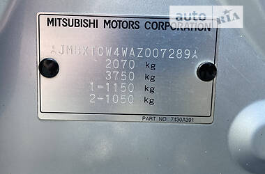 Внедорожник / Кроссовер Mitsubishi Outlander XL 2010 в Ужгороде