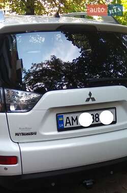 Внедорожник / Кроссовер Mitsubishi Outlander XL 2008 в 