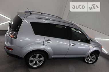 Внедорожник / Кроссовер Mitsubishi Outlander XL 2009 в Трускавце