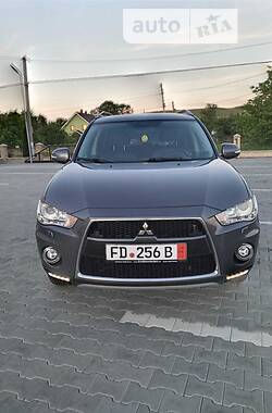 Внедорожник / Кроссовер Mitsubishi Outlander XL 2013 в Черновцах