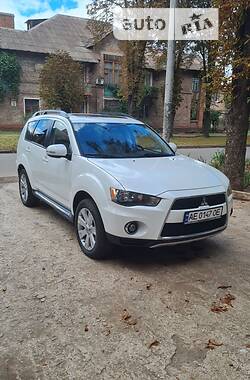 Универсал Mitsubishi Outlander XL 2010 в Кривом Роге