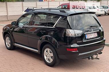 Внедорожник / Кроссовер Mitsubishi Outlander XL 2012 в 