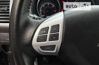 Внедорожник / Кроссовер Mitsubishi Outlander XL 2012 в 