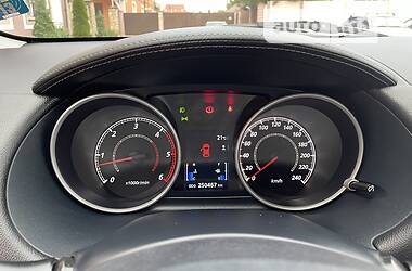 Внедорожник / Кроссовер Mitsubishi Outlander XL 2012 в 