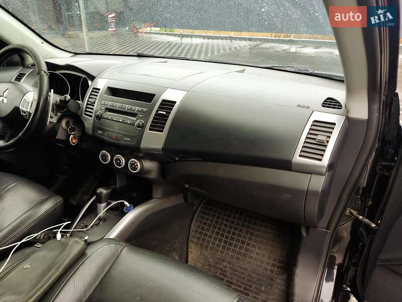 Внедорожник / Кроссовер Mitsubishi Outlander XL 2007 в Харькове