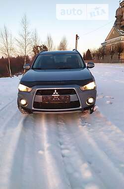 Внедорожник / Кроссовер Mitsubishi Outlander XL 2013 в Ивано-Франковске