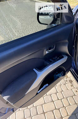 Внедорожник / Кроссовер Mitsubishi Outlander XL 2007 в 