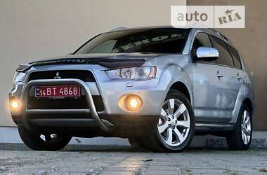 Внедорожник / Кроссовер Mitsubishi Outlander XL 2010 в Дрогобыче