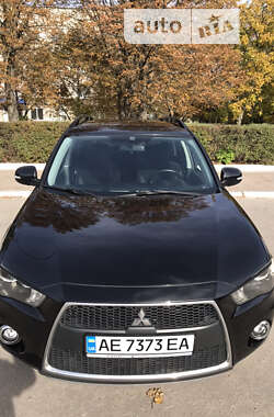 Внедорожник / Кроссовер Mitsubishi Outlander XL 2011 в Верхнеднепровске