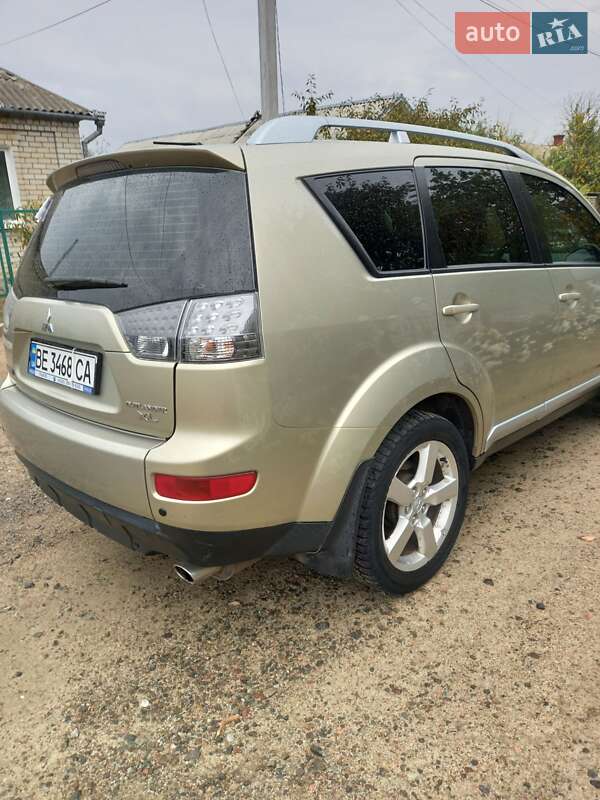 Позашляховик / Кросовер Mitsubishi Outlander XL 2008 в Первомайську фото 3 Позашляховик / Кросовер Mitsubishi Outlander XL 2008 в Первомайську