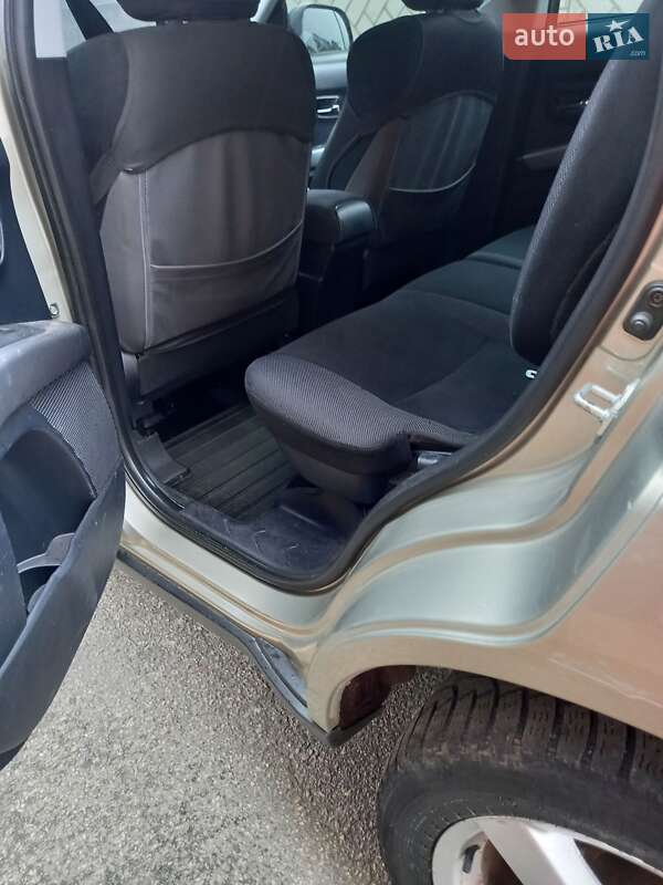 Позашляховик / Кросовер Mitsubishi Outlander XL 2008 в Первомайську фото 5 Позашляховик / Кросовер Mitsubishi Outlander XL 2008 в Первомайську