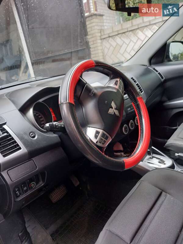 Позашляховик / Кросовер Mitsubishi Outlander XL 2008 в Первомайську фото 10 Позашляховик / Кросовер Mitsubishi Outlander XL 2008 в Первомайську