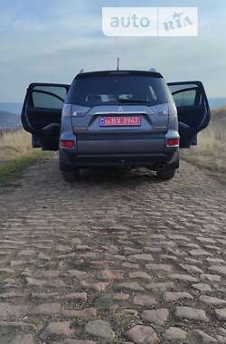 Внедорожник / Кроссовер Mitsubishi Outlander XL 2012 в Могилев-Подольске