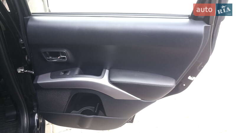 Позашляховик / Кросовер Mitsubishi Outlander XL 2008 в Чорноморську