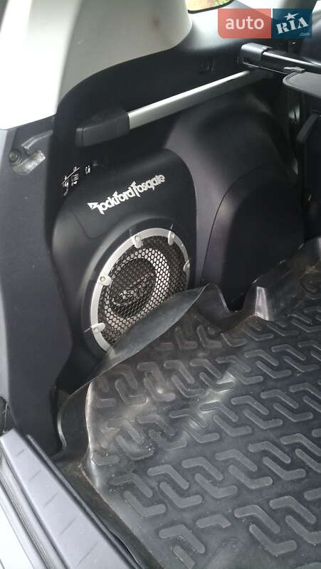Позашляховик / Кросовер Mitsubishi Outlander XL 2008 в Чорноморську