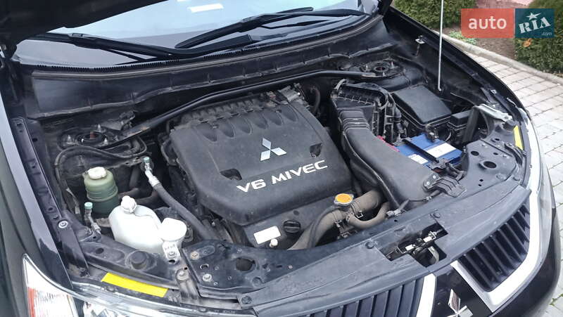 Позашляховик / Кросовер Mitsubishi Outlander XL 2008 в Чорноморську