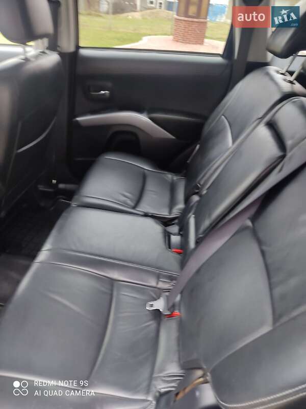 Позашляховик / Кросовер Mitsubishi Outlander XL 2010 в Чернівцях фото 10 Позашляховик / Кросовер Mitsubishi Outlander XL 2010 в Чернівцях