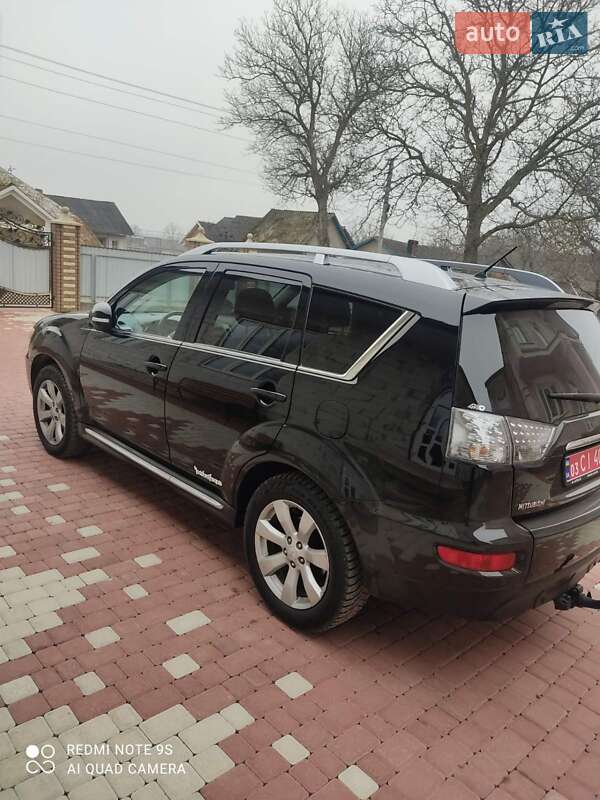 Позашляховик / Кросовер Mitsubishi Outlander XL 2010 в Чернівцях фото 3 Позашляховик / Кросовер Mitsubishi Outlander XL 2010 в Чернівцях